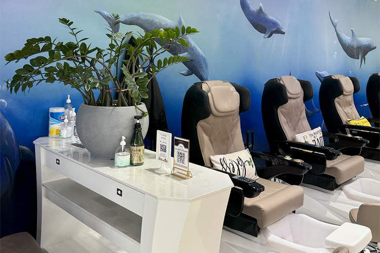 Luxury Nail & Spa