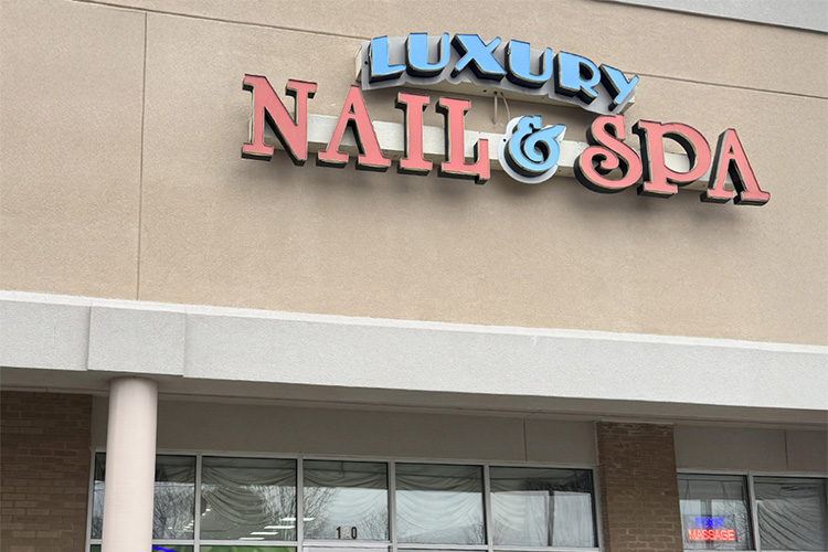 Luxury Nail & Spa