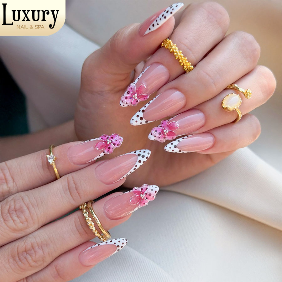 Luxury Nail & Spa